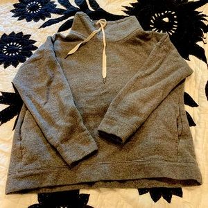 J Crew Sweatshirt w pockets